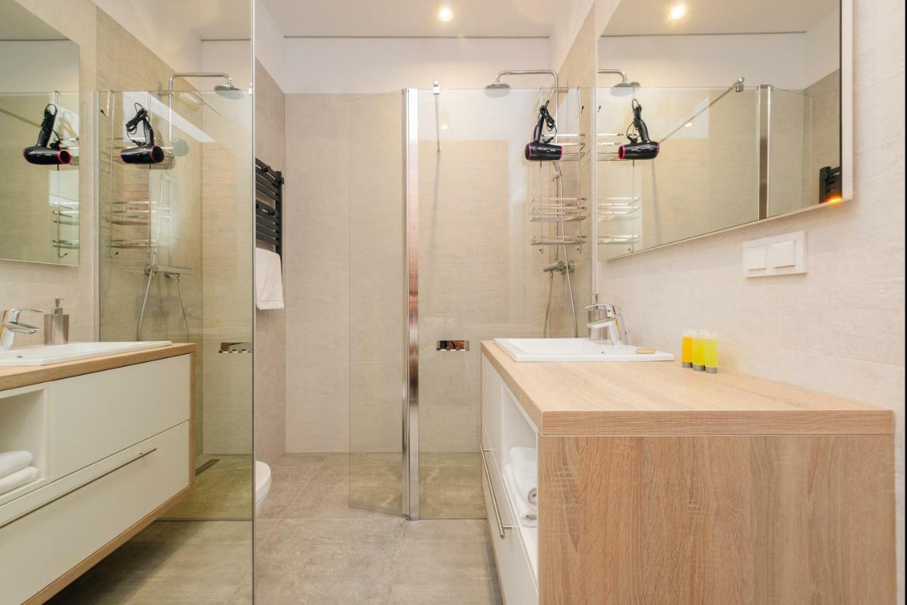 Stare Bielany 2-Bedroom Apartment Varşova Dış mekan fotoğraf